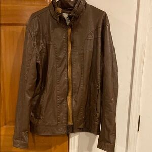 NWOT! Men’s WenVen Faux Brown Leather Jacket, size M slim fit!